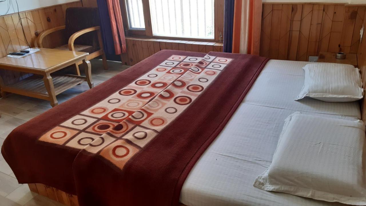 Hostel Hadimba Regency Manāli Exteriér fotografie