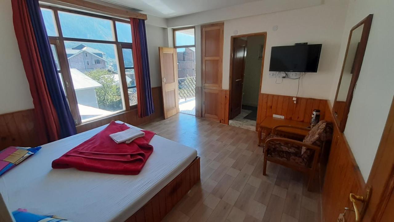 Hostel Hadimba Regency Manāli Exteriér fotografie
