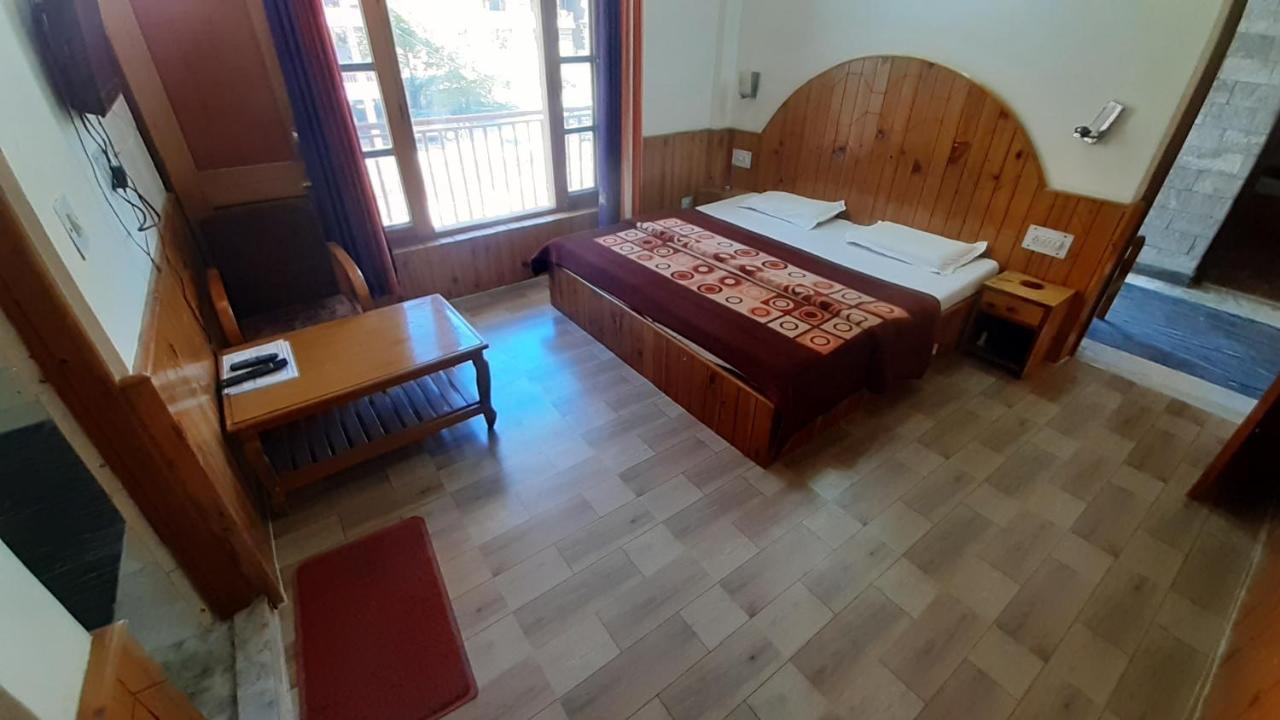 Hostel Hadimba Regency Manāli Exteriér fotografie
