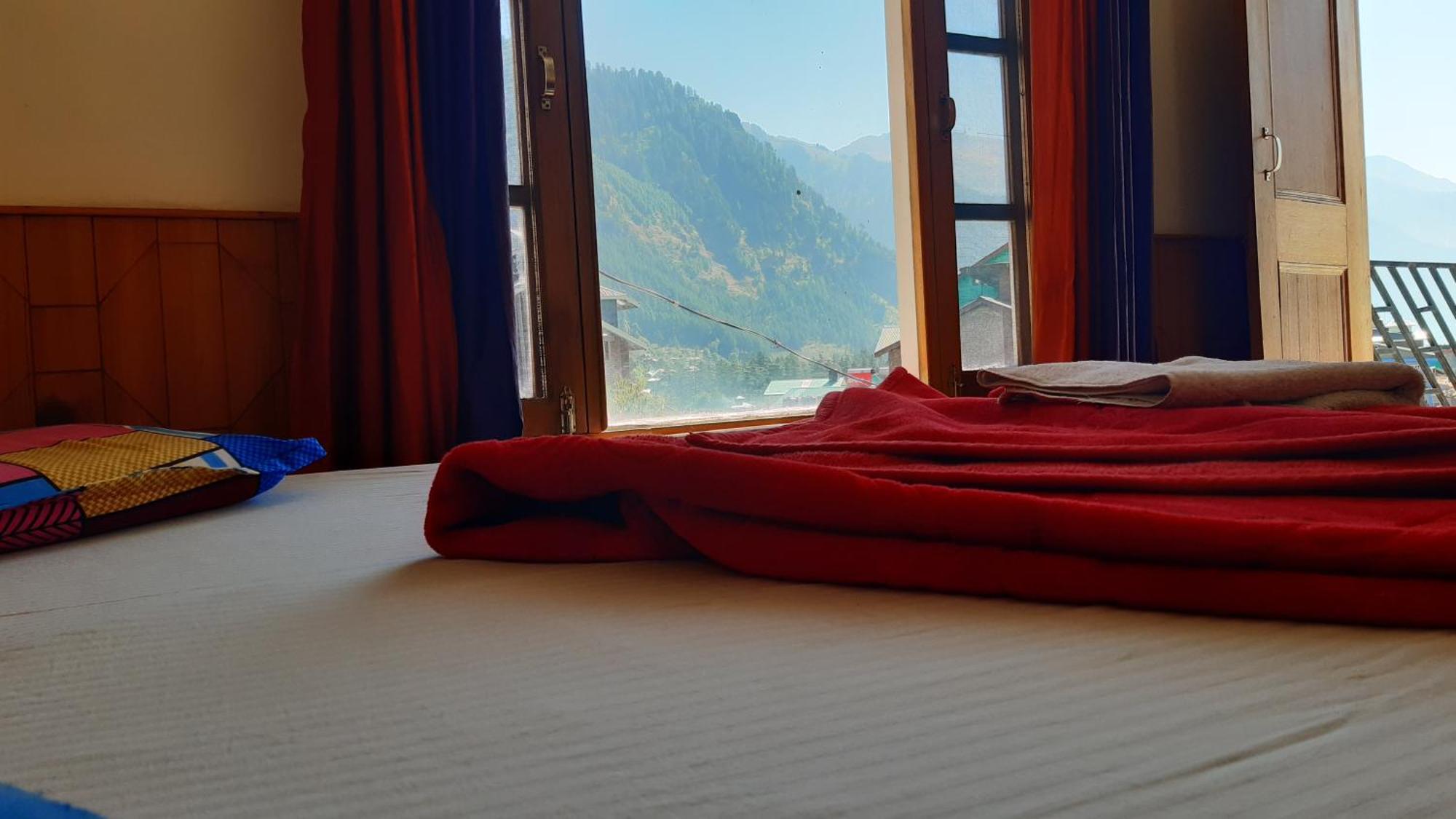 Hostel Hadimba Regency Manāli Exteriér fotografie