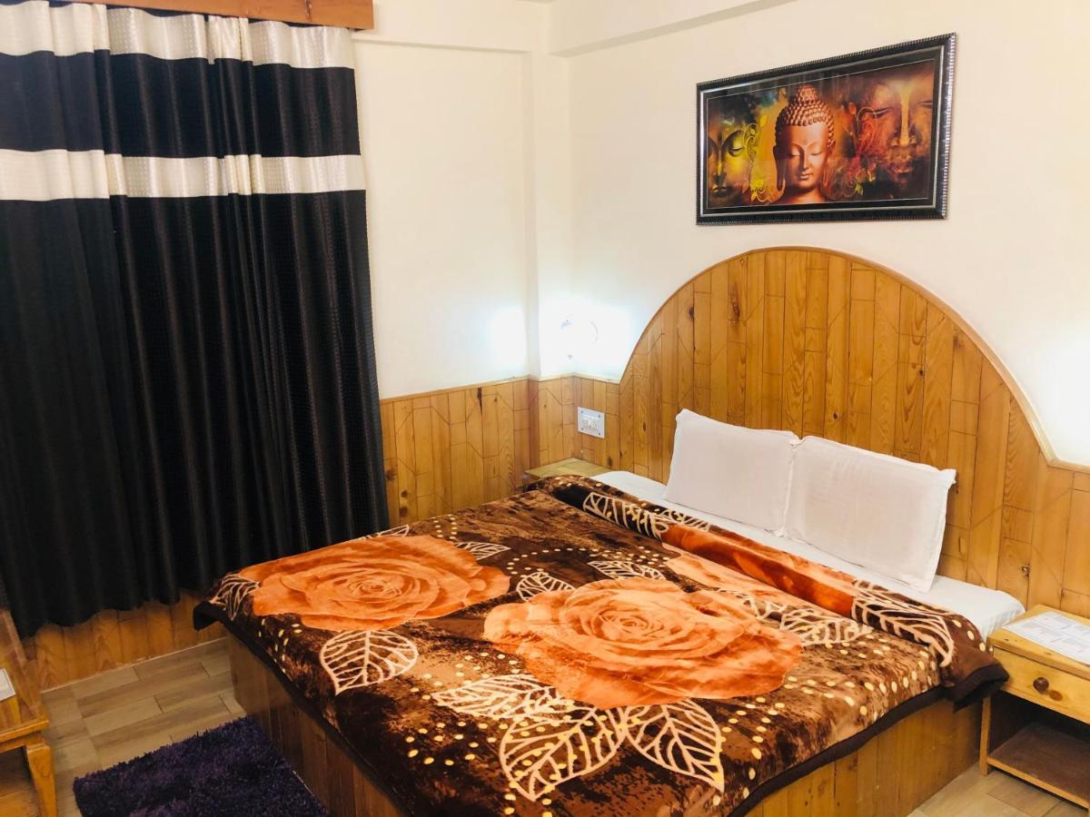 Hostel Hadimba Regency Manāli Exteriér fotografie