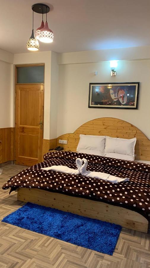 Hostel Hadimba Regency Manāli Exteriér fotografie