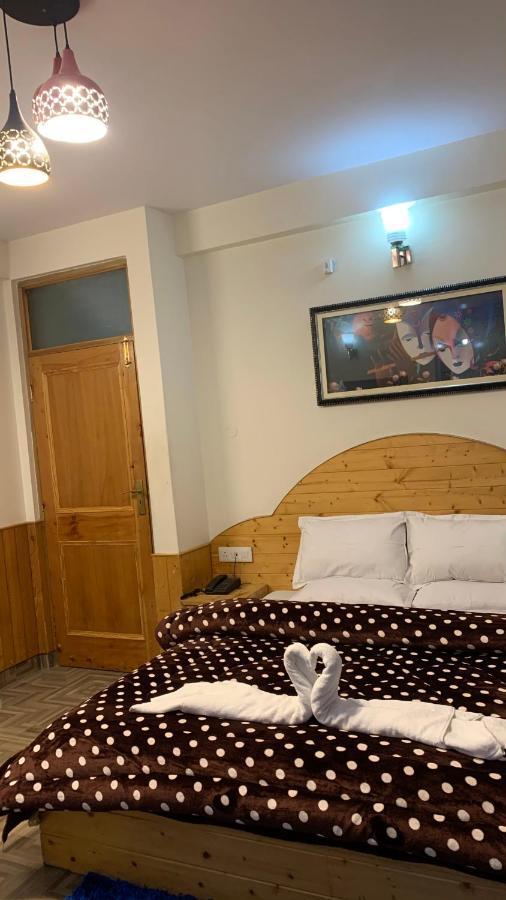 Hostel Hadimba Regency Manāli Exteriér fotografie