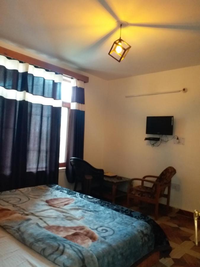 Hostel Hadimba Regency Manāli Exteriér fotografie