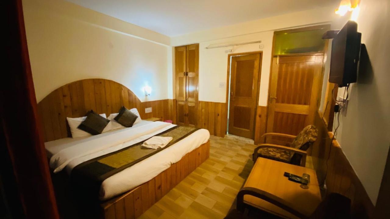 Hostel Hadimba Regency Manāli Exteriér fotografie