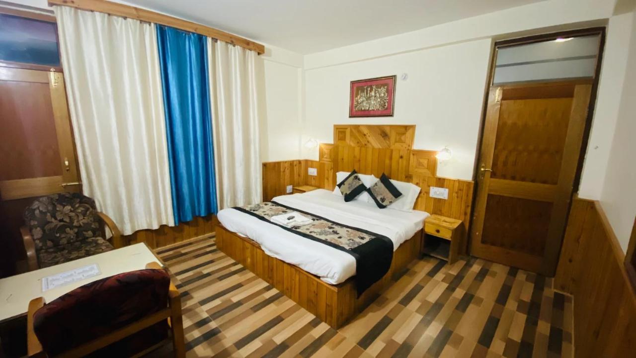 Hostel Hadimba Regency Manāli Exteriér fotografie