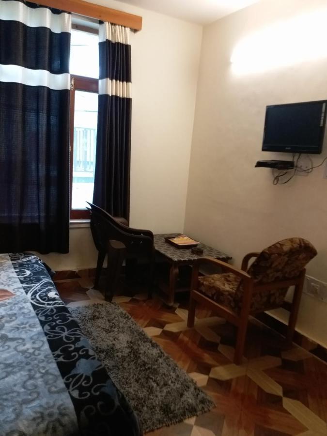 Hostel Hadimba Regency Manāli Exteriér fotografie